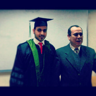 ما ينكسر صابر لوفرصتى تمضئ   والحظ لو عاثر. بصنع أنا حظئ لو تنثر أحلامئ برجع ارتبها ولو تصعب أيامئ بعيش وما أحسبها  يا مسهل الدنيامهما تعاندنا