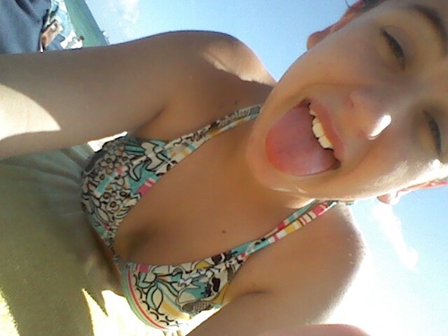 Follow Me (: Yes? No ? ok .__. I follow back 3