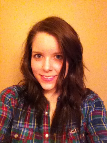 Science teacher, (graphic) novel reader, food lover, yoga flow-er, music listener, shower singer, kitchen dancer.