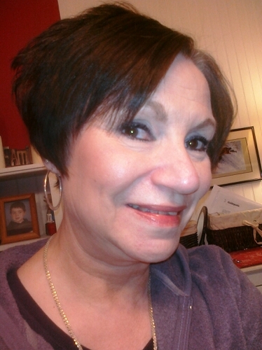 Julie18773171's profile picture. 