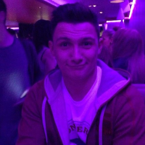 ggalloway15's profile picture. lets not say goodbye, lets just say bonjour!!