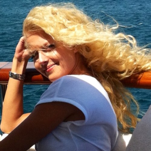 AngelinaAlhovik's profile picture. 