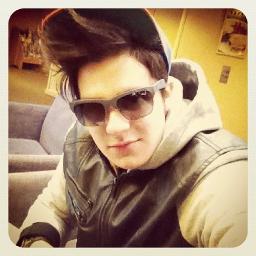 Amor sobrenatural ♪ A DISTANCIA impede que eu ti veja mas não impede que eu te AME @luansantana Seguido pelo @AJ_26 dia 13.02.2013 as 17:10