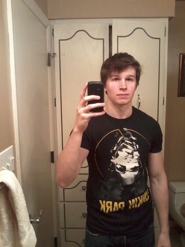 Mattie_Be's profile picture. Loves food.