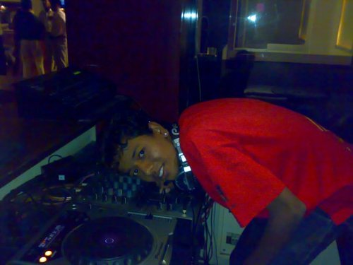 ikramkhan2123's profile picture. 