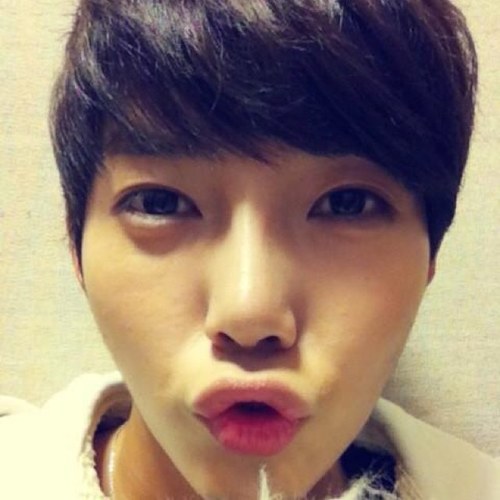 [90.04.02] A-JAX 재형'원조봇' 입니다! 중복봇 안받아요 (12.04.22~ing) 싱크는 계속 노력하겠습니다! 저는 실제 재형군이 아닙니다 I'm not real jaehyung 실제 재형군 계정 (real jaehyung - @Ajax_JH90)