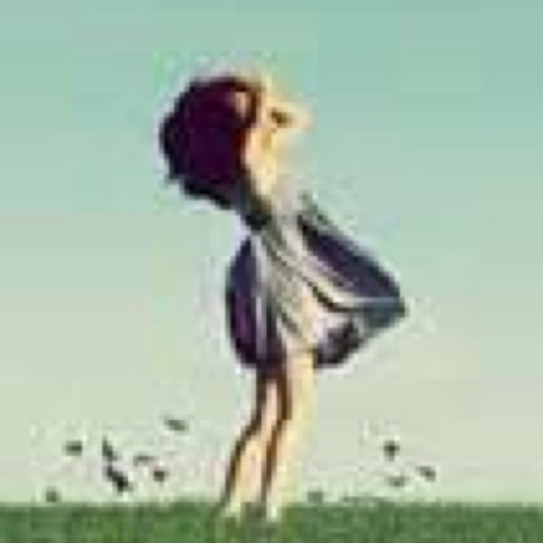 I love to dance, sing, and just be happy! #teamfollowback hope i enspire you xox