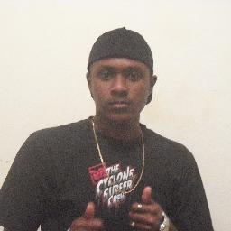 Não cruze os braços diante de uma dificuldade, pois o maior homem do mundo morreu de braços abertos!!DEUS ajuda quem cedo madruga...