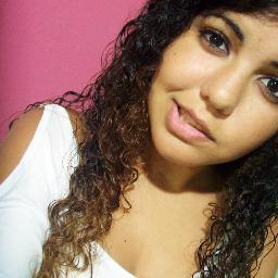 É preciso muitas lágrimas para sabermos o preço de um sorriso. (: