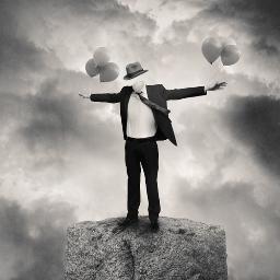 apadillm's profile picture. No soy nada. 
Nunca seré nada. 
No puedo querer ser nada. 
A parte de eso, tengo en mí todos
los sueños del mundo.