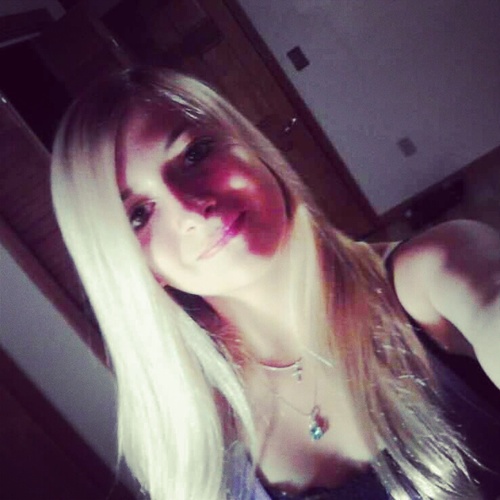 im a little bit of a country girl butt I love one direction!!:) and also I love dancing and singing! thats it byee!!:)♥