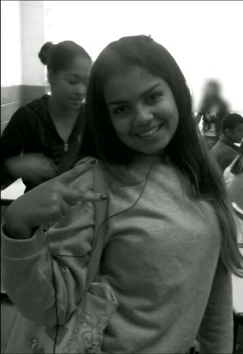 sou uma menina muito legal mais as vezes sou um pouquinho chata :D