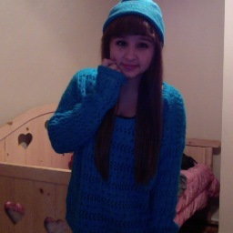i can be silly and fun ......follow me and ill follow back..^.^..........and look my up on facebook....laura herrera