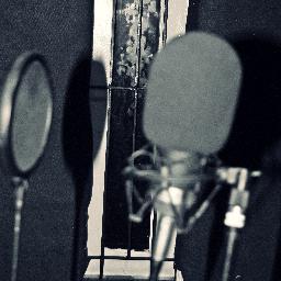 Hardcore Band from Bogor.  Love ♥, Life ★, Learn . We Life , We Growth , We Breath and We singing || cp: ☎ 085693022574 http://t.co/e2n6JwEo
