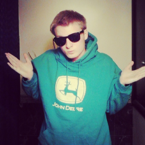 jflaugh22's profile picture. follow me and I'll follow you!