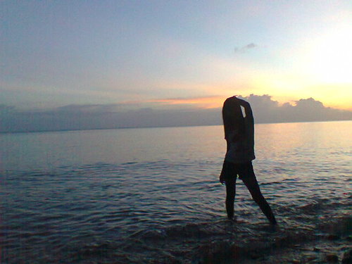 Rhy_Ria's profile picture. Not a Perfec Girl
buT
i'm LIMITED EDITION

Follow Back??
Just Mention..