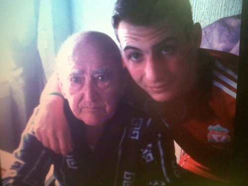 Alexminixo82's profile picture. Toledano de nacimiento, Conquense de adopcion. 🌹Bicho JR🌹. ~La actitud es una pequeña cosa que hace una gran diferencia~ W. Churchill🎩 (1874-1965)