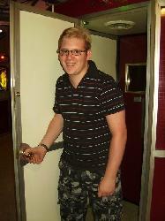 Burg3rs's profile picture. Sexy, cool, hot, amazing, clever. Damn dreaming again fat lazy guy :D