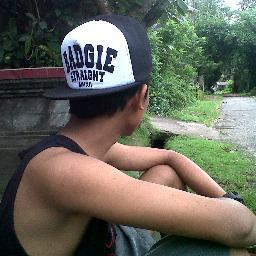 aku anak sehat tubuhku kuat.... dan tampil se adanya.. bagi para ladys yg ingin deket dengaku, silahkan mentions, ato folow sya,, :)