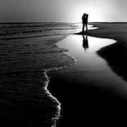 KayaaBernaa's profile picture. Önemli olan bir omuza yaslanmak değil; o omuzda yaşlanmaktır. 👩‍❤️‍👨