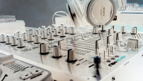 Italian dj producer and affiliate with  @2nd_2_NoneDjs #2nd2NoneDjs