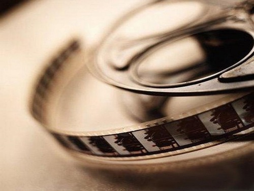 Cinéfilo empedernido. Os invito a que visitéis mi blog. Encontraréis críticas, encuestas sobre cine, links para acceder a películas online y mucho más.