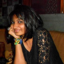 Live to eat | Shopaholic| Music lover | Love travelling |
