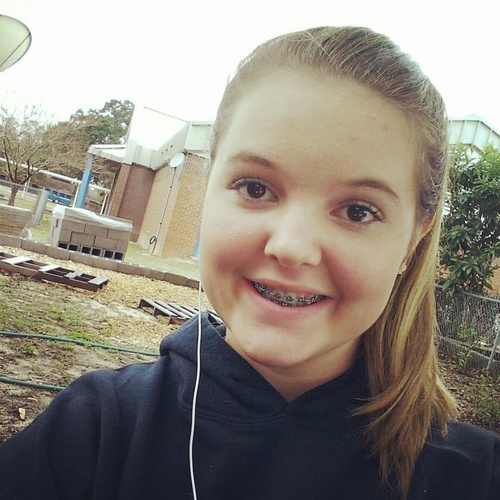 lillythegreat's profile picture. Text me, tweet me if ya wanna reach me(;