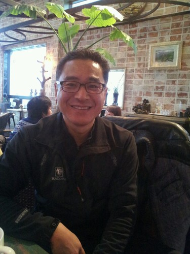 경남 거제생, 현재부산거주