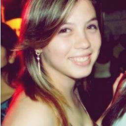 Eu quero mais. Mais paz. Mais saúde. Mais poesia. Mais verdade. Mais noites bem dormidas. Mais noites em claro. Mais sorrisos, beijos... (CaioF'