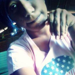 pendeksIV's profile picture. 17 . live in somewhere johor city(segamat) . suka bermain dengan lens. ingin menjadi photography .
 muka buku si pendeks