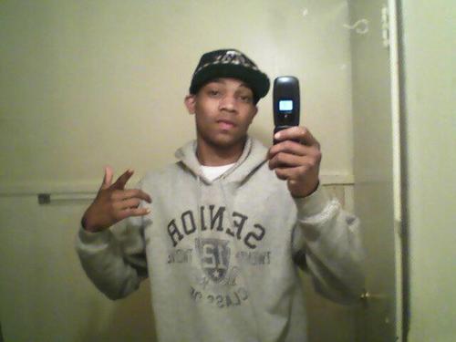 | Real as it gone get gotta daughter that I love. Nd just a cool nigga looking for nothing but friends & followers fwm nd get to know a nigga !