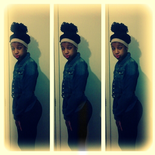 I Know Youu Lurkingg Youu Might As Well Hit My FOLLOW BUTTON(: ,