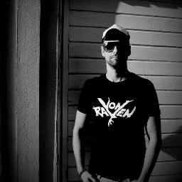 Dunderkane's profile picture. Drummer, guitarist and neuropsychologist. EA Sports audience avatar of the year (2009).