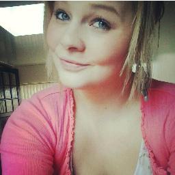 marjoleinberkel's profile picture. 18 jaar| opleiding:kappers niveau 3.|  3 erik verra