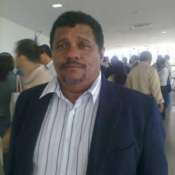 Professor de História, dirigente do PT/PB, pai de Carol, Raul, Maria e Gabriel.  Militante do Movimento Sindical e do Partido dos Trabalhadores