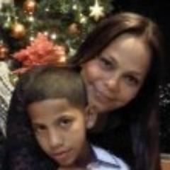 Vivir plenamente cada dia que Dios me brinda...! 100% Caraquista 100% Opositora. AMO a mis hijos mi Familia es mi mayor tesoro. :D