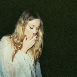 classsybiiiitch's profile picture. The classiest bitch you'll ever meet. ✌ #teamsinglemom #teamrelevant #babyanon