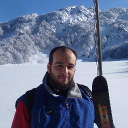 Giovane fornovese,rugbysta,studente di Veterinaria a Parma,impegnato nel volontariato e coordinatore del circolo #SEL #ValTaro #ValCeno..
