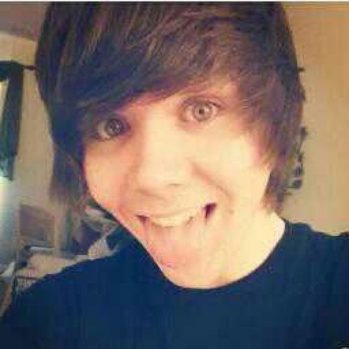 DeefizzyURH's profile picture. noodles c; single like a Pringle(;