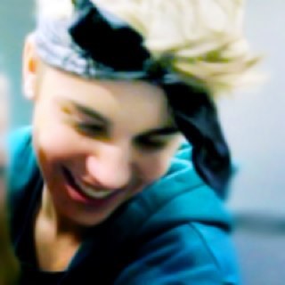 {Beatrice 13,Italy} i'm a Belieber. Belieber is a promise. i believe in never say never,his voice is my life. http://t.co/N9A7fvUg5Q