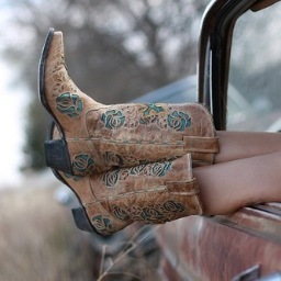 Don't give a damn or a dagum if you don't like where I come from. #TeamRealtree #ChevyGirl
