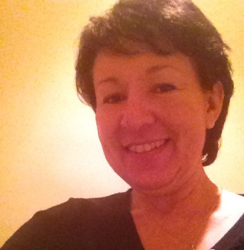 Mum to 3 kids,1 husband & 2 dogs :) Ambulance Care Assistant for EMAS. Into tattoos, N'pton Saints, losing weight on SW (again) & learning to knit!