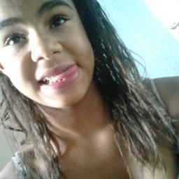 ChamelCosta's profile picture. Aí, agora perguntam: “Por que você chora por eles ? Eles nem te conhecem !” Eu respondo: “Mas eu os conheço, e é isso que importa.”