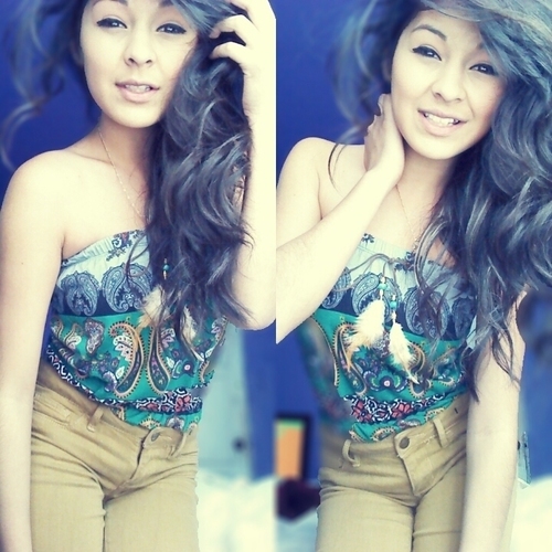 Im 15 :) Phs- Freshman ;o N I Hardly Use Twitter._.