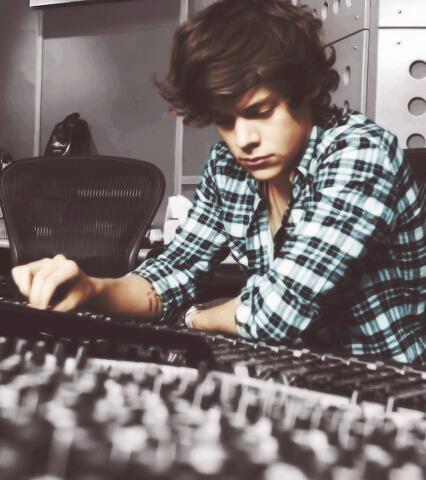 FOLLOW me PLEASE harry