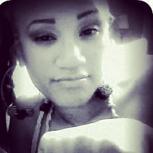 (CNA)°• FOLLOW me on INSTAGRAM:@kimmi_2shoes
°•Soon to be single mother
°•Part time student at job corps WesLake (Nursing)