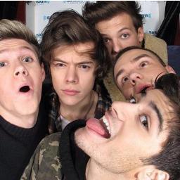 I love my husbands @justinbieber and @onedirection they are my life. Believe and NEVER SAY NEVER♥