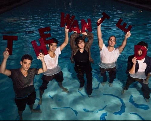 Socially Awkward. In luv with 5 boys known as The Wanted!! :) #ifollowback