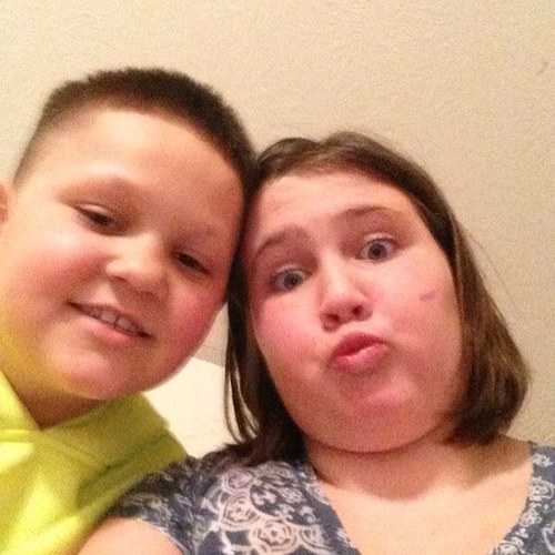 MillsMylee's profile picture. 